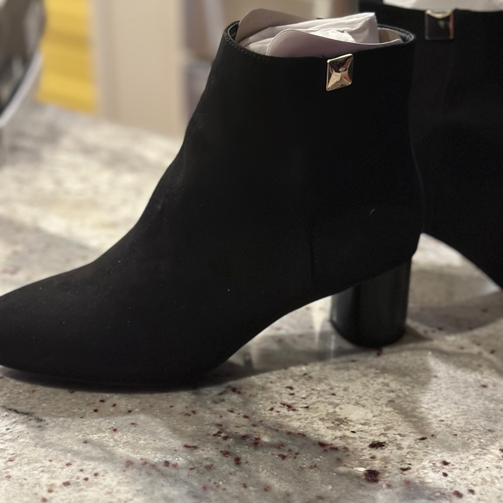 Elegant Black Ankle Boots